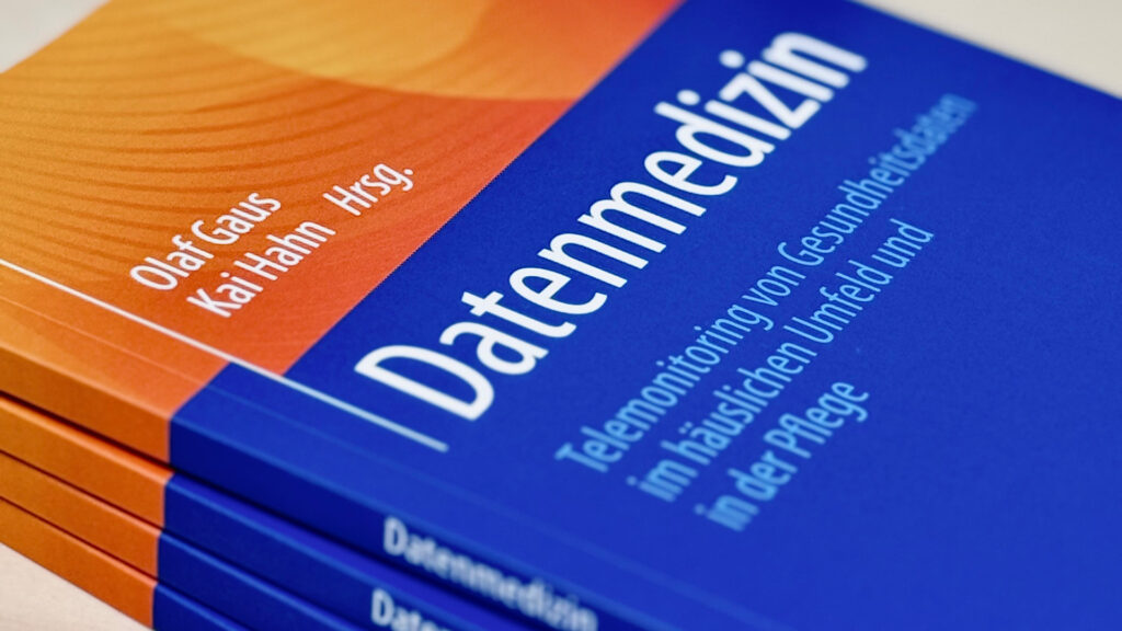 Das neue Buch „Datenmedizin – Telemonitoring von Gesundheitsdaten im häuslichen Umfeld und in der Pflege“ ist im Springer Verlag erschienen.